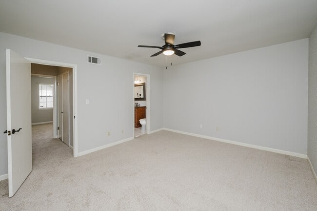 Building Photo - 2645 Southbury Cir