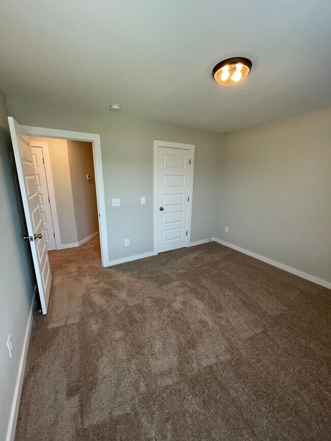 Building Photo - Home for Rent in Calera, AL!!! View with 48 Hours Notice!