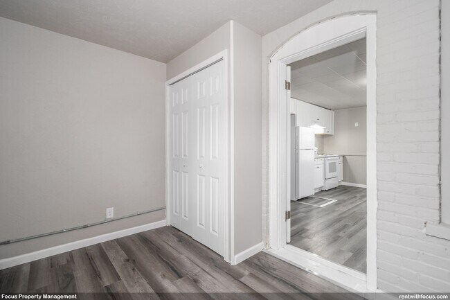 Building Photo - 213 Manitowoc St