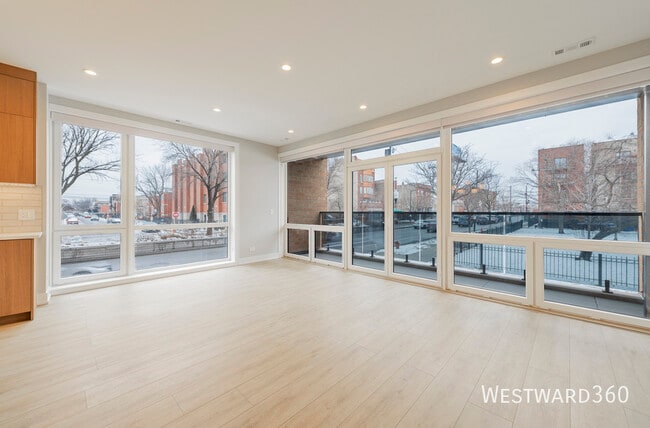 Building Photo - 2355 W Flournoy St