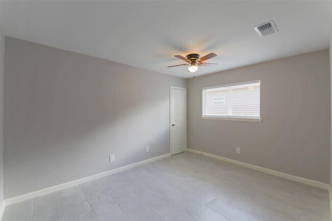 Building Photo - 3605 Barberry Dr