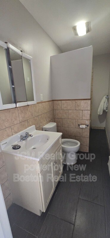 Building Photo - 66 Batchelder St