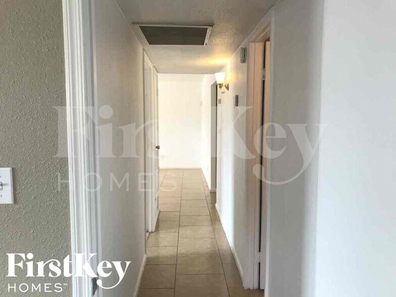 Building Photo - 8707 N 41st Ave