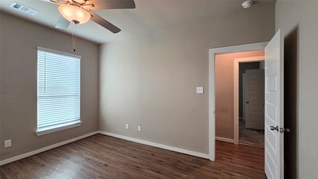 Building Photo - 9729 Grosbeak Ln