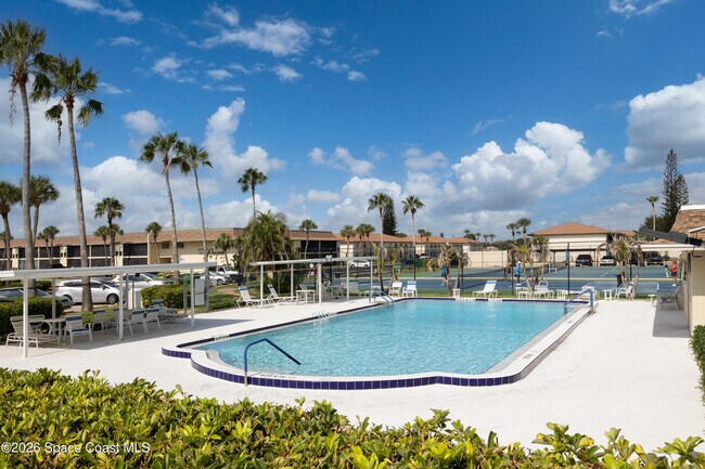 Building Photo - 500 Palm Springs Blvd