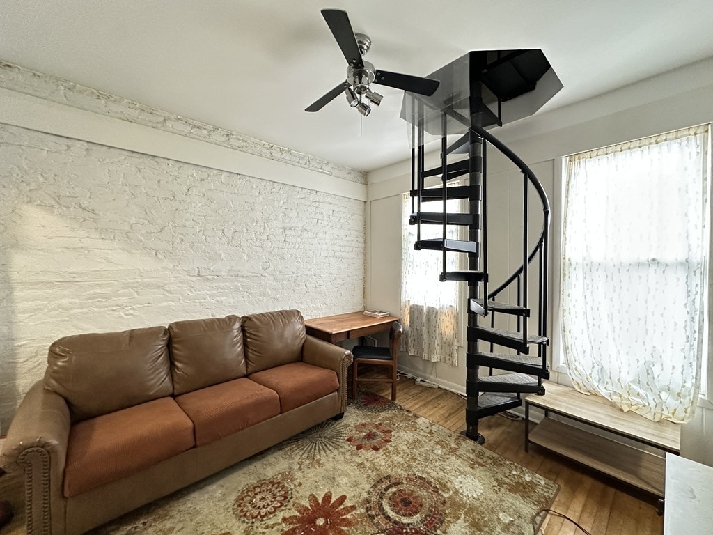 Building Photo - 2141 W Webster Ave