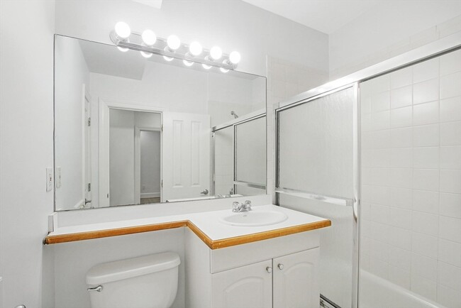 Building Photo - 140 Boylston St