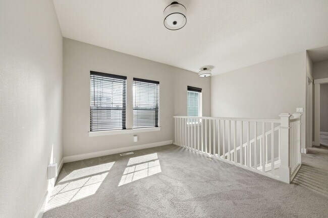 Building Photo - 3485 SE Birchleaf St