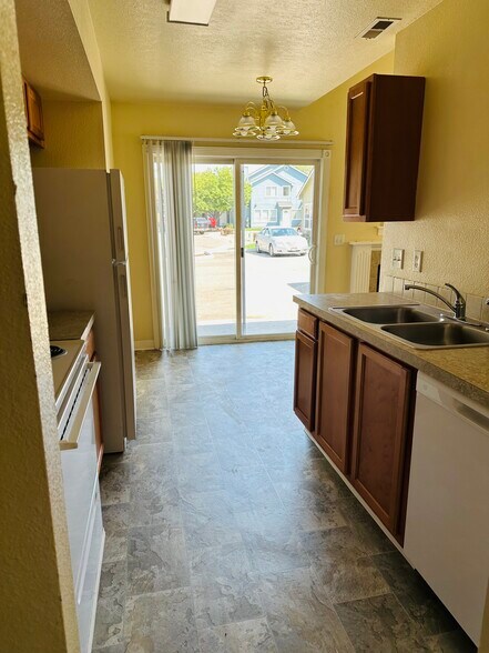 Building Photo - 6727 W Morris Hill Ln