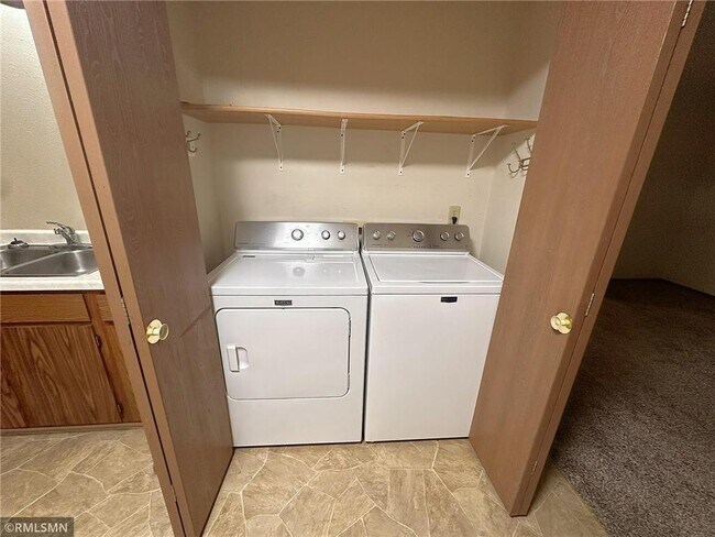 Building Photo - 1380 Heritage Dr