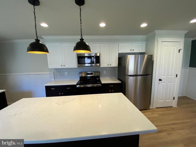 Building Photo - 742 St Joseph St