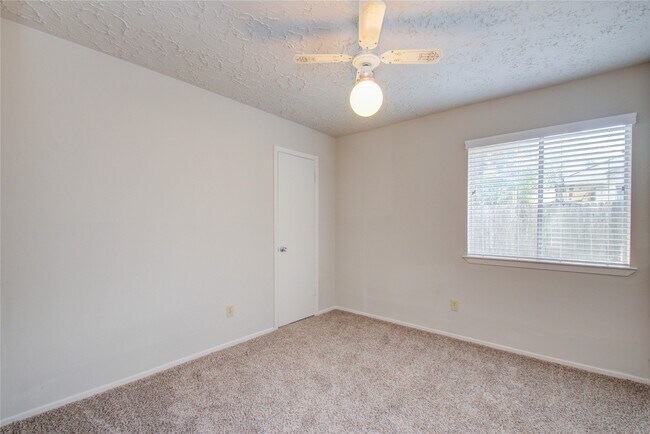 Building Photo - 13510 N Peachfield Cir