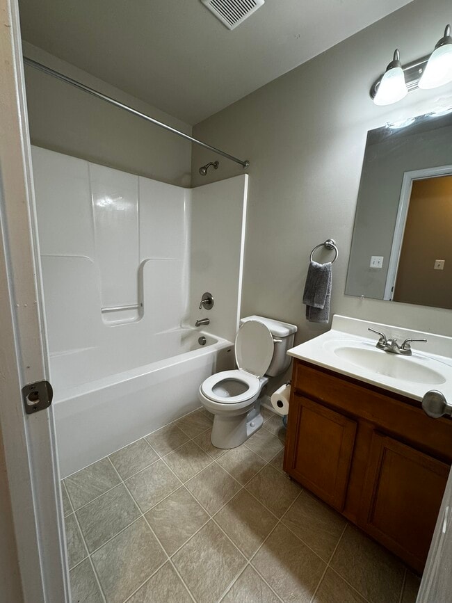 Building Photo - 22330 Douglas Ct