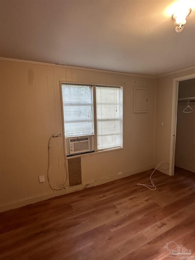 Building Photo - 216 W Ensley St