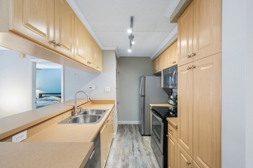 Building Photo - 5306 Santa Rosa Ct