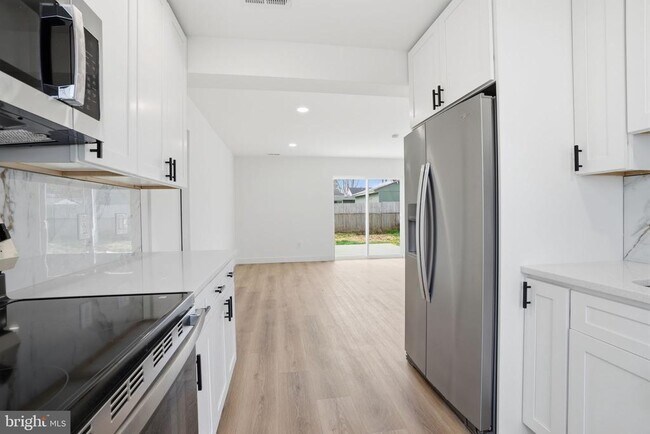 Building Photo - 20 Redbrook Ln