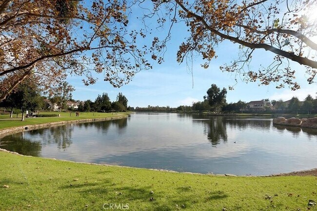 Building Photo - 205 Montana Del Lago Dr