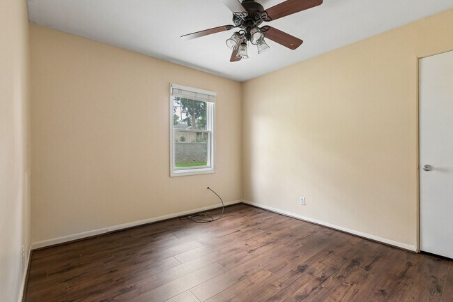 Building Photo - Charming 3-Bedroom Home in a Prime Aksarben Location!