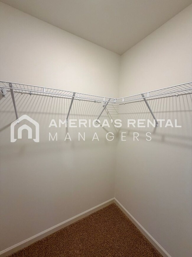 Building Photo - Modern Two Story Living in Doss Ferry - Available NOW!!