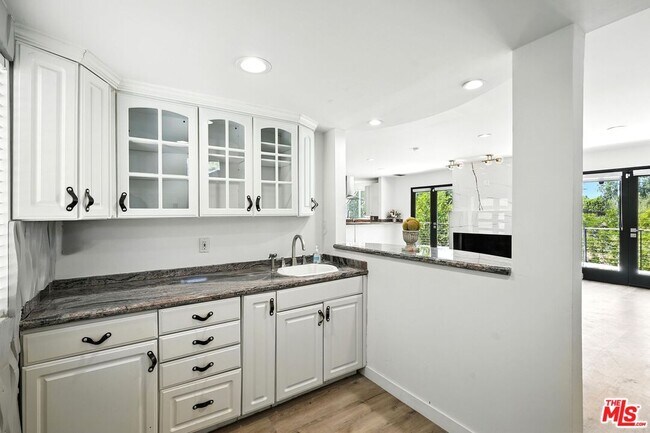 Building Photo - 5128 Llano Dr