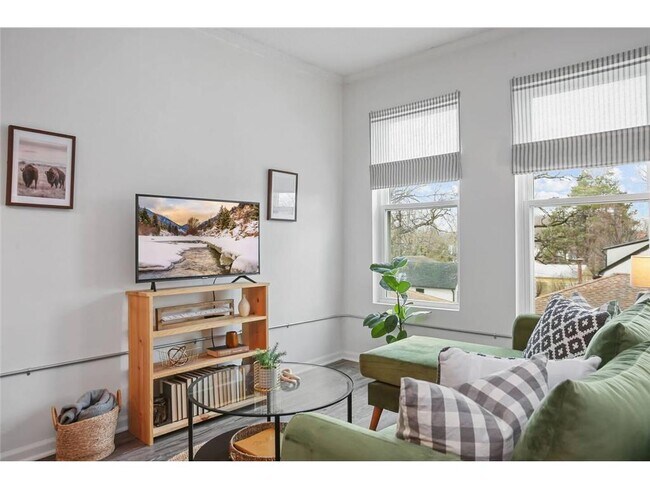 Building Photo - 4405 N Morgan Ave