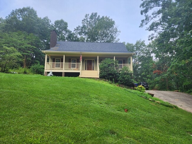 Building Photo - 4 bedroom 3.5 bath house