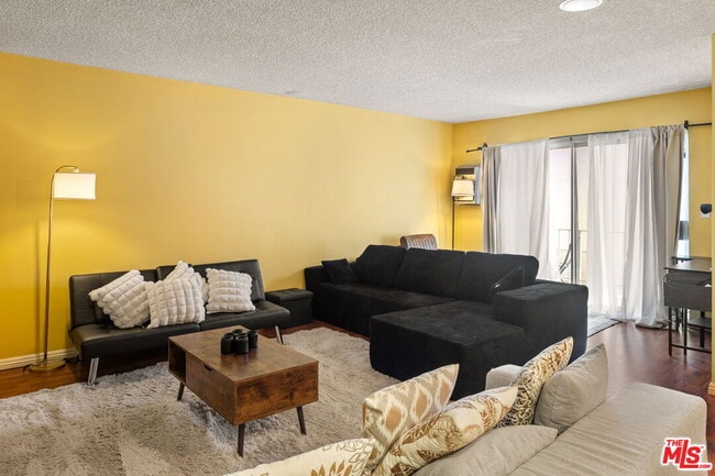 Building Photo - 5625 Windsor Way