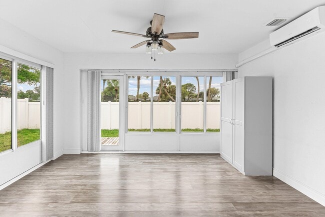 Building Photo - 125 Raintree Trail