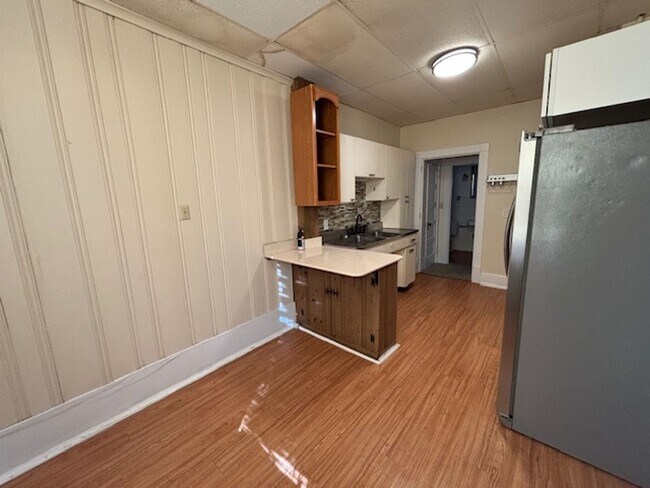 Building Photo - Kamineni-1070 Luzerne Street