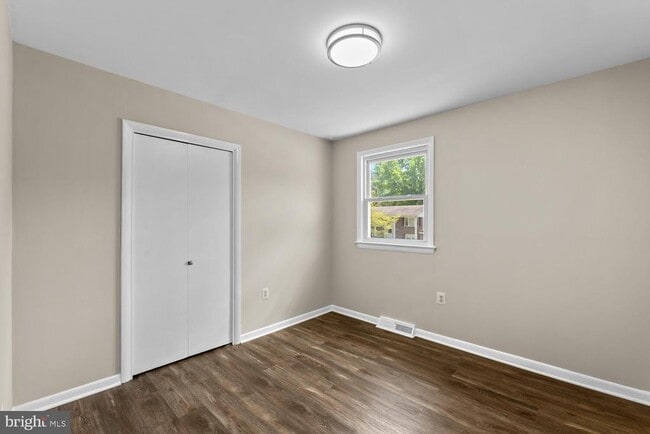 Building Photo - 6100 Hellen Lee Dr