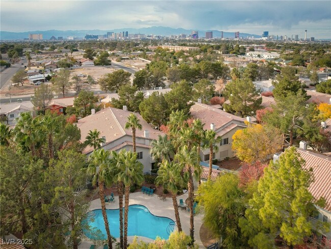 Building Photo - 5150 Mandalay Springs Dr