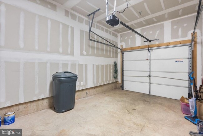 Building Photo - 11209 Chase St