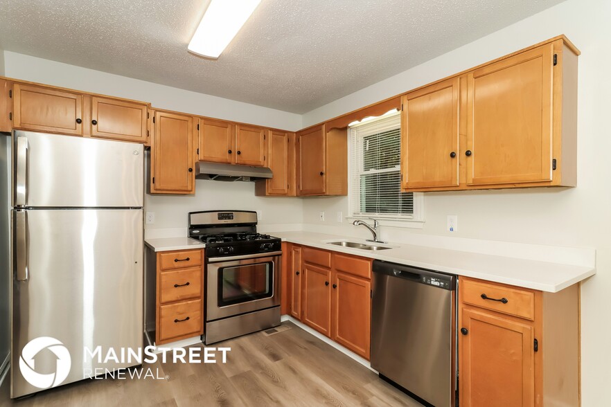 Building Photo - 41 Valley Dr