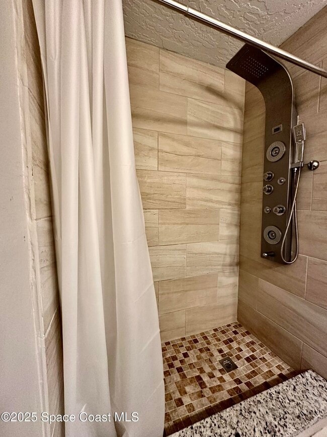 Building Photo - 2190 Forest Knoll Dr NE