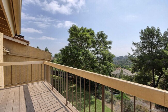 Building Photo - 2585 Caminito Muirfield