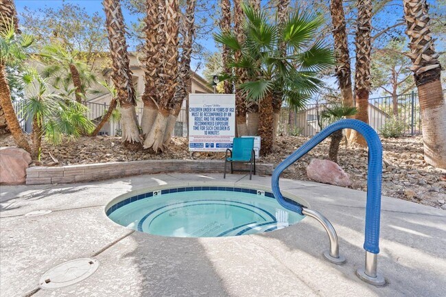 Building Photo - Bright, Modern 2 Bedroom Upstairs Condo, Community Pool, Gated, Covered Parking