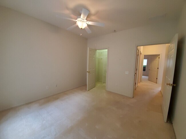 Building Photo - Beautiful Home in Saint James Woods