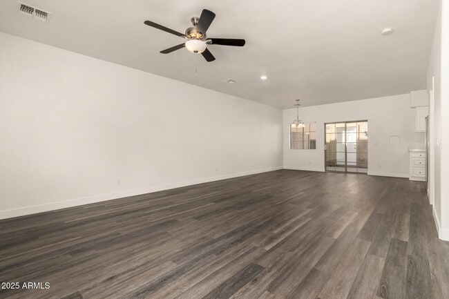 Building Photo - 2838 E Tracy Ln