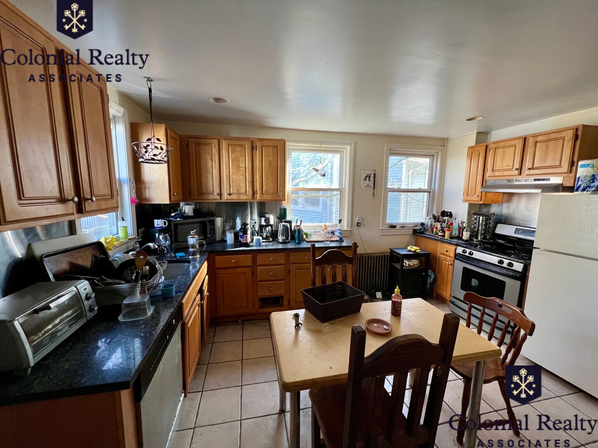 Building Photo - 40 Hooker St