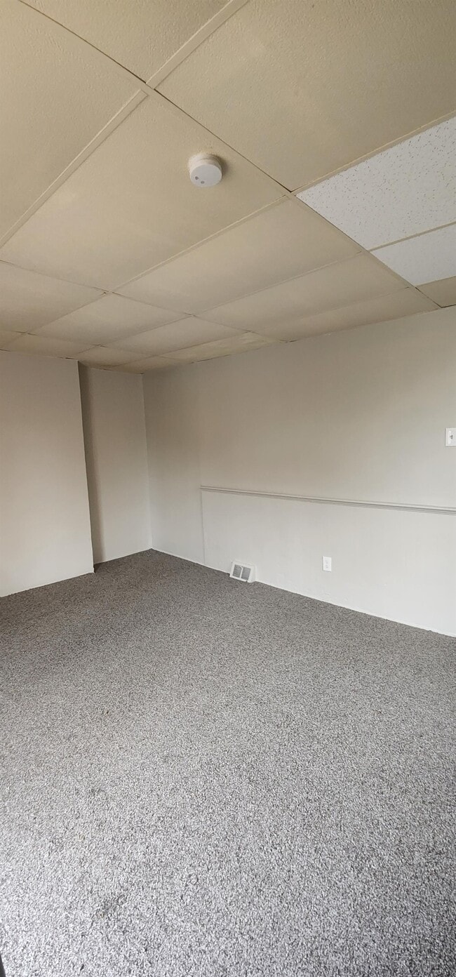 Building Photo - 214 6th St