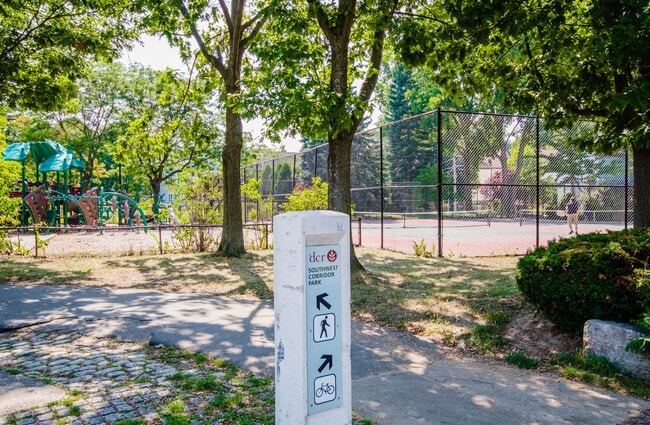 Building Photo - 118 Chestnut Ave