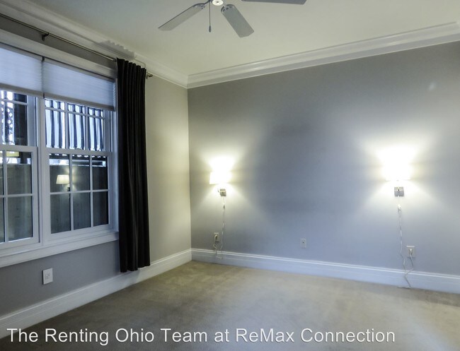 Building Photo - 166 E Gay St