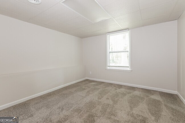 Building Photo - 136 Stoney Brook Way