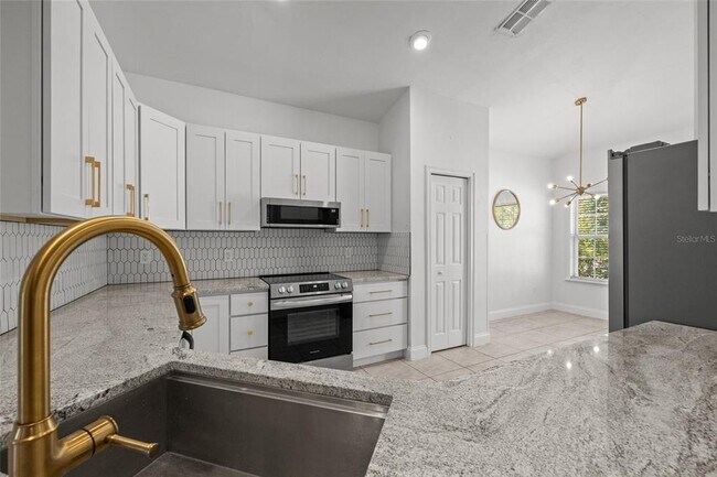 Building Photo - 7485 NW 121st Ave