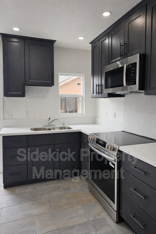 Building Photo - 1155 S Townsend Ave