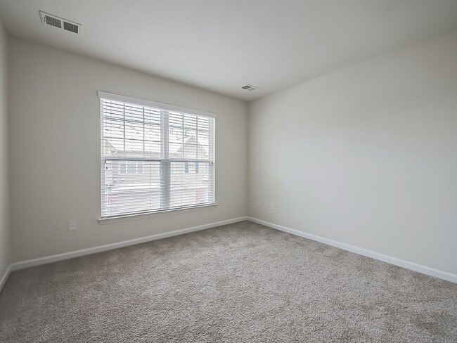 Building Photo - AVAILABLE NOW! Charming 2-Bed Home in the Heart of Wixom