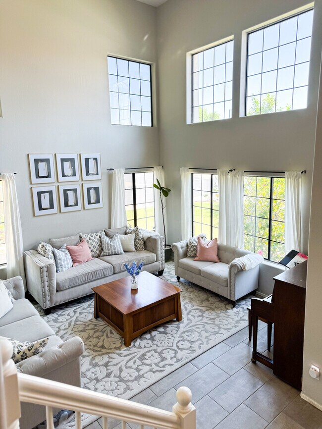 Building Photo - Marshall Ranch Five Bedroom