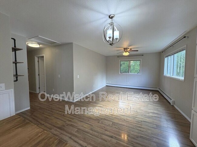 Building Photo - 6121 De Armoun Rd
