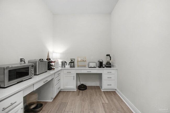Building Photo - 5718 Oak Hvn Ln