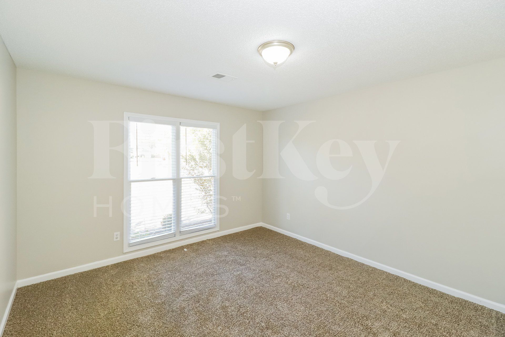 Building Photo - 8827 Dewberry Ln